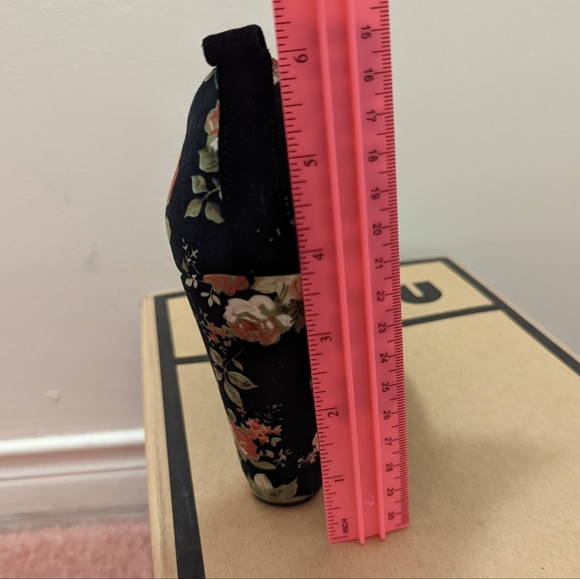 BNIB hibou wedge heels - Picture 5 of 6